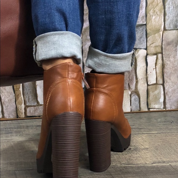 TAN LACE UP CHUNKY PLATFORM ANKLE - Picture 4 of 8